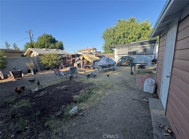 9167 Citrus Ave, Fontana, CA 92335 - view of yard