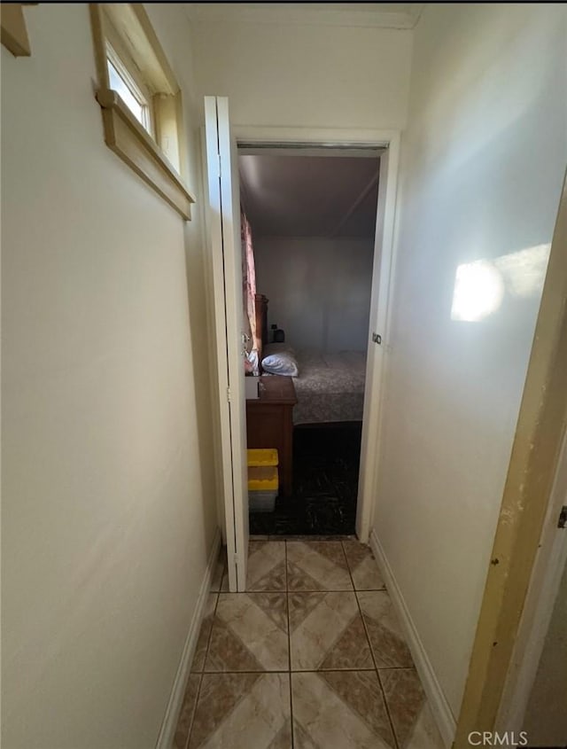 9167 Citrus Ave, Fontana, CA 92335 - hall featuring baseboards