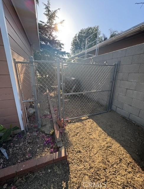 9167 Citrus Ave, Fontana, CA 92335 - view of gate