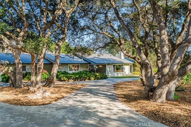 947 Calimex, Nipomo, CA 93444 - ranch-style home featuring driveway and a chimney
