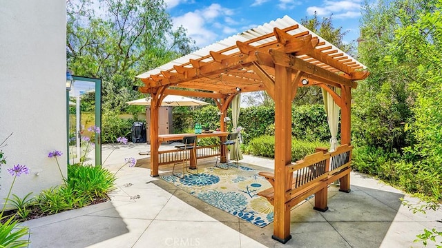 18 Via Canero, San Clemente, CA 92673 - view of patio with a pergola