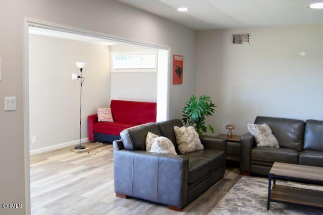 691 Via Ondulando, Ventura, CA 93003 - living room featuring wood finished floors and recessed lighting