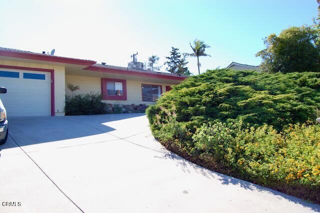 691 Via Ondulando, Ventura, CA 93003 - ranch-style house featuring concrete driveway and a garage