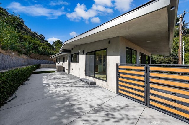 325 N Madison Ave, Monrovia, CA 91016 - view of patio with a gate