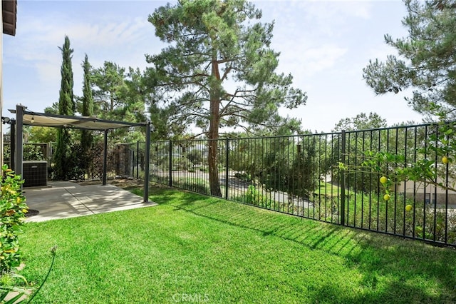 11890 Greenbluff Way, Yucaipa, CA 92399 - fenced backyard with a patio