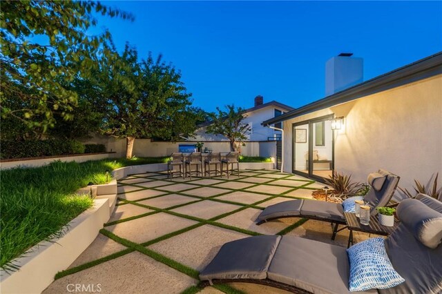 35 Beachcomber Dr, Corona Del Mar, CA 92625 - view of patio with outdoor dining space