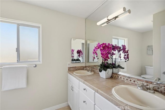 18643 Las Flores St, Fountain Valley, CA 92708 - full bath featuring double vanity and toilet