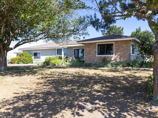 7491 Kingsbury Rd, Templeton, CA 93465 - single story home featuring stone siding and board and batten siding