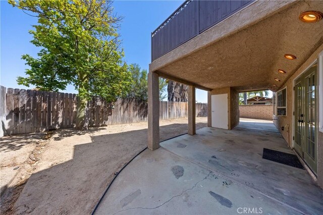 40132 White Leaf Ln, Murrieta, CA 92562 - fenced backyard featuring a patio