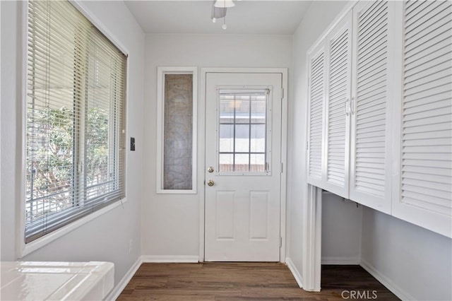 513 W D St, Wilmington, CA 90744 - doorway featuring dark wood-style flooring and a ceiling fan