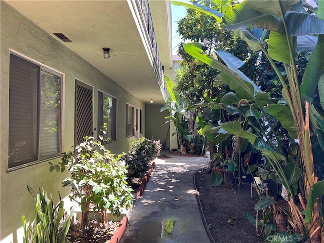 824 Redondo Ave, Long Beach, CA 90804 - view of patio / terrace