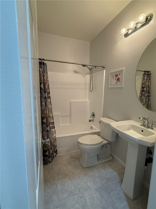 21 Veneto Ln, Aliso Viejo, CA 92656 - bathroom featuring shower / bath combo and tile patterned flooring