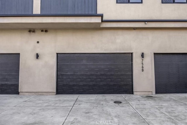 756 W 19th St Unit B, Costa Mesa, CA 92627 - garage featuring driveway