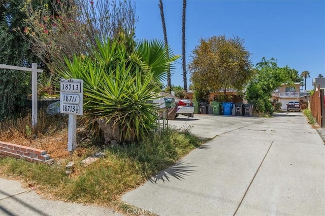 18713 Vanowen St, Reseda, CA 91335 - view of concrete road