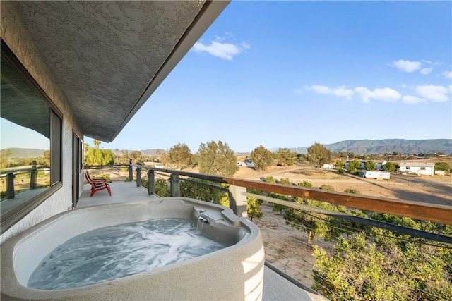 33851 Madera De Playa, Temecula, CA 92592 - balcony featuring a hot tub and a mountain view
