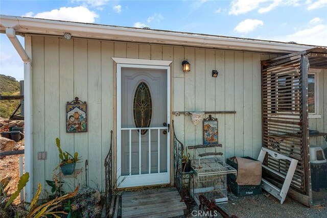 1996 Rainbow Glen Rd, Fallbrook, CA 92028 - property entrance