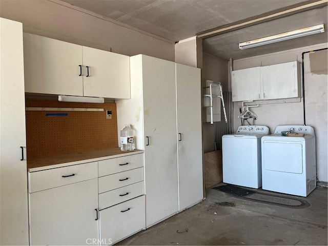 1441 Edgewood Ln, Hemet, CA 92543 - washroom with cabinet space and washing machine and dryer