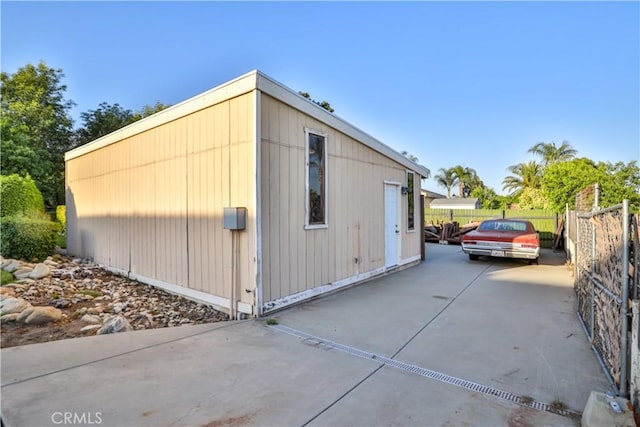 6073 Cameo St, Rancho Cucamonga, CA 91701 - view of side of home