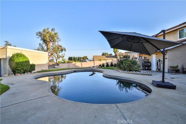 6073 Cameo St, Rancho Cucamonga, CA 91701 - view of pool featuring a patio area