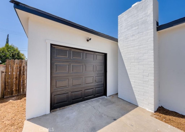 6692 Elm Ave, San Bernardino, CA 92404 - view of garage