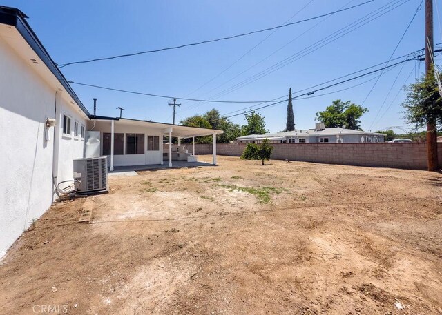 6692 Elm Ave, San Bernardino, CA 92404 - view of yard featuring a patio area