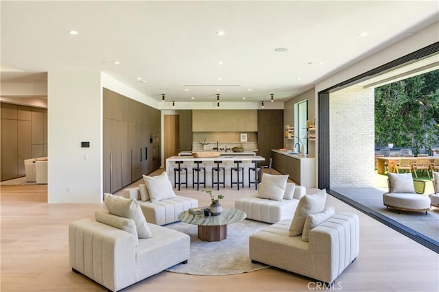 17055 Rancho St, Encino, CA 91316 - photo 27