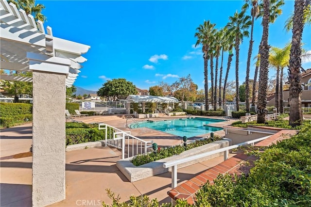 55 Rabano Unit 240, Rancho Santa Margarita, CA 92688 - community pool with a pergola and a patio