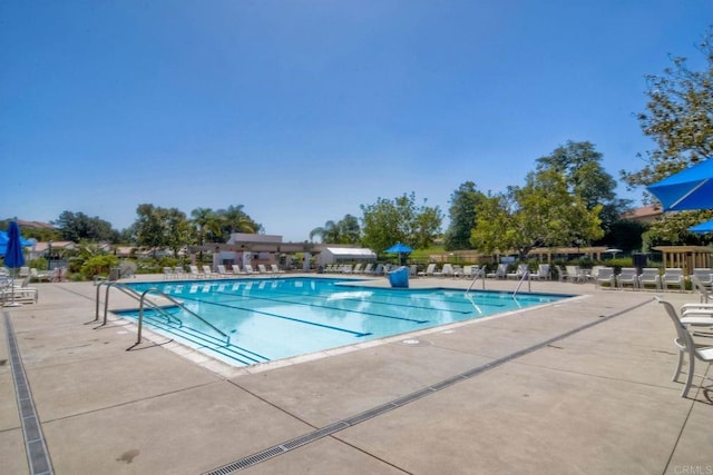 4956 Lamia Way, Oceanside, CA 92056 - community pool with a patio