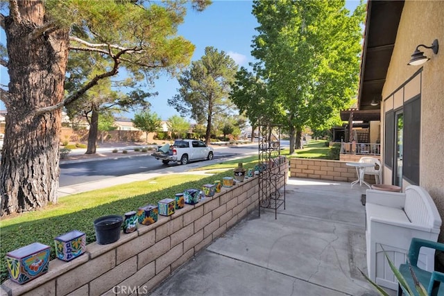 11714 Oak St, Apple Valley, CA 92308 - view of patio / terrace