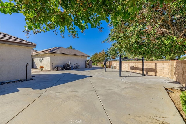 2534 Desert Rose Dr, Lancaster, CA 93536 - view of patio / terrace