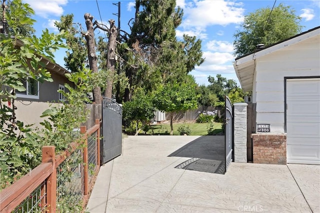 1094 Manzanita Ave, Chico, CA 95926 - view of patio / terrace featuring a gate