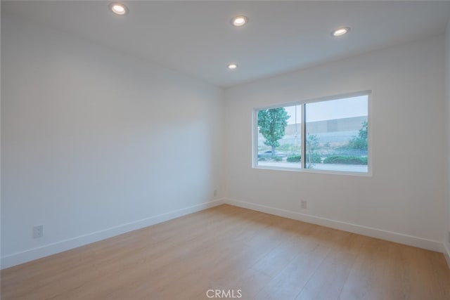 7734 N Glenoaks Blvd, Burbank, CA 91504 - unfurnished room featuring light wood-type flooring and recessed lighting