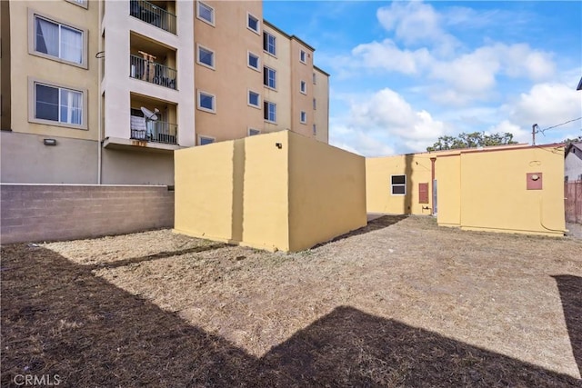8727 S Harvard Blvd, Los Angeles, CA 90047 - view of yard
