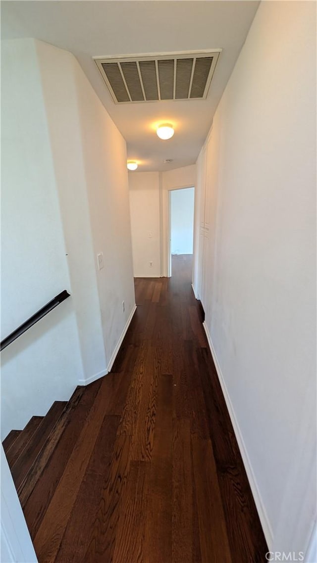 1679 Stoneside Dr, Hemet, CA 92545 - hall featuring wood finished floors and baseboards