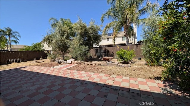 1679 Stoneside Dr, Hemet, CA 92545 - fenced backyard with a patio area