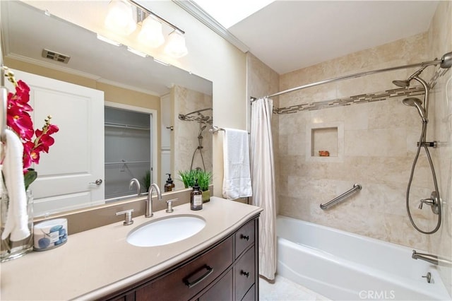 3238 San Amadeo Unit C, Laguna Woods, CA 92637 - full bath featuring shower / bath combo with shower curtain, vanity, and crown molding