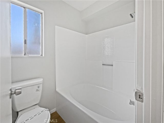 29923 Corte Cruzada, Menifee, CA 92584 - full bath featuring toilet and shower / washtub combination
