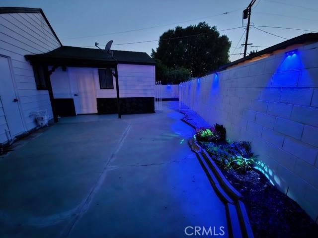 7927 Chastain Pl, Reseda, CA 91335 - view of fenced backyard
