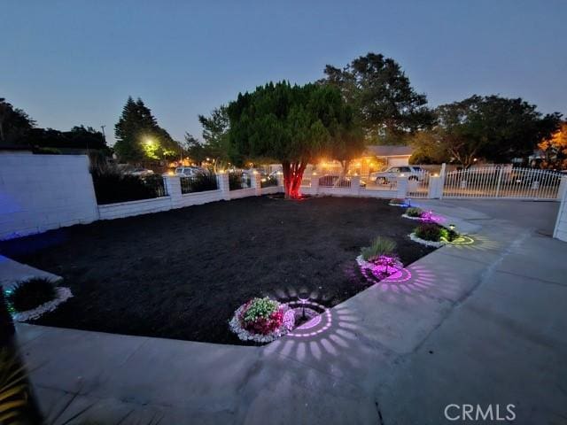 7927 Chastain Pl, Reseda, CA 91335 - view of fenced yard