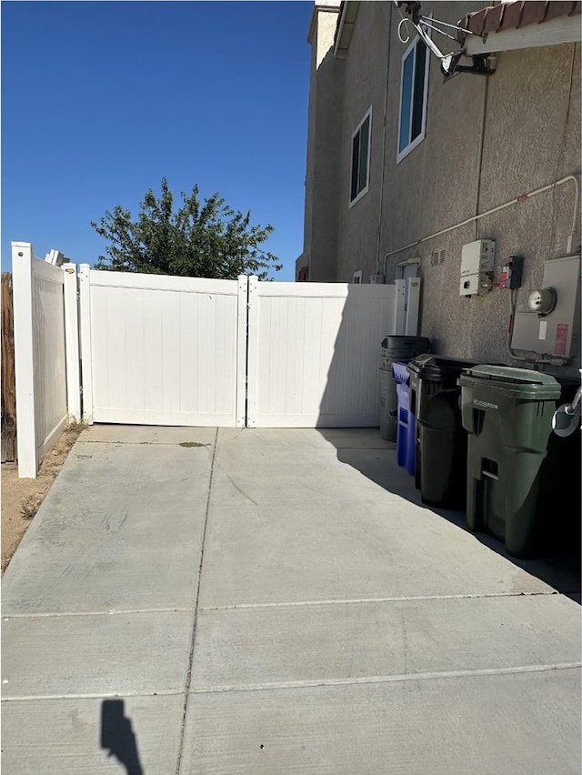 15654 Enfield Dr, Victorville, CA 92394 - photo 3