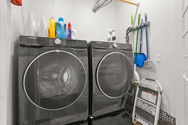 2035 Bravo Loop Unit 6, Chula Vista, CA 91915 - laundry area with washer and clothes dryer