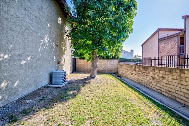 918 Huntington Dr Unit O, Duarte, CA 91010 - view of fenced backyard
