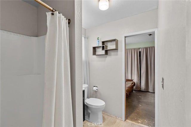 1529 Pomeroy Rd, Arroyo Grande, CA 93420 - bathroom featuring toilet and a shower with curtain