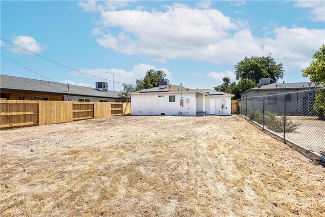 205 S Myrtle St, Bakersfield, CA 93304 - photo 32