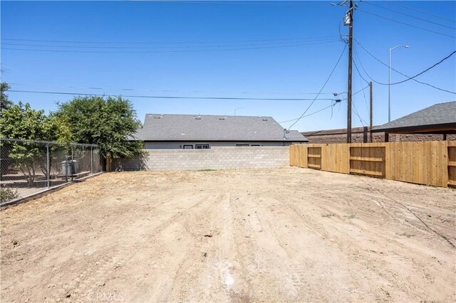 205 S Myrtle St, Bakersfield, CA 93304 - photo 30