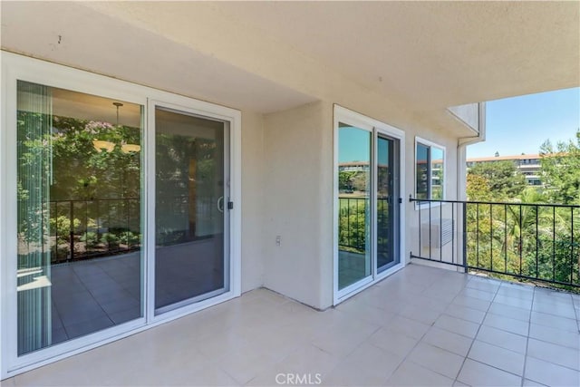 2391 Via Mariposa W Unit 2E, Laguna Woods, CA 92637 - view of balcony