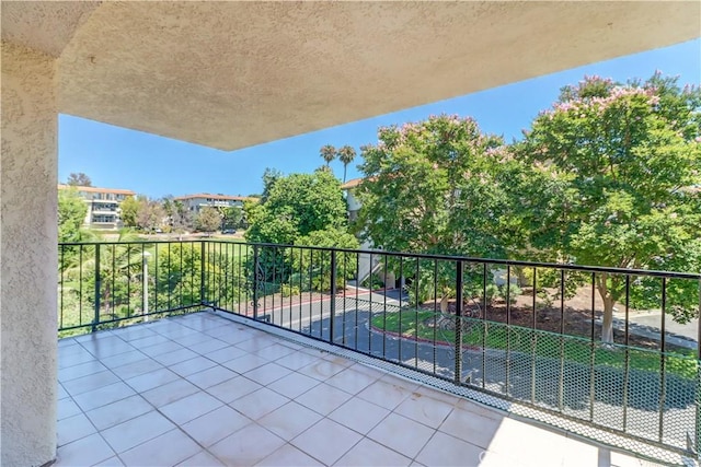 2391 Via Mariposa W Unit 2E, Laguna Woods, CA 92637 - view of balcony