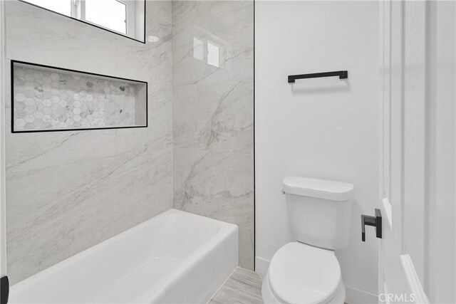 7720 Windsor Ave, Hesperia, CA 92345 - full bathroom featuring toilet and shower / bathtub combination