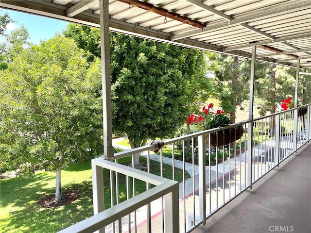 636 NW Avenida Sevilla # O, Laguna Woods, CA 92637 - patio / terrace with a yard