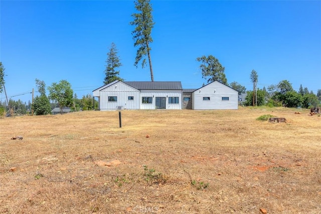 866 Central Park Dr, Paradise, CA 95969 - back of house with board and batten siding